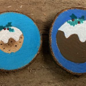 One small decorated log slice